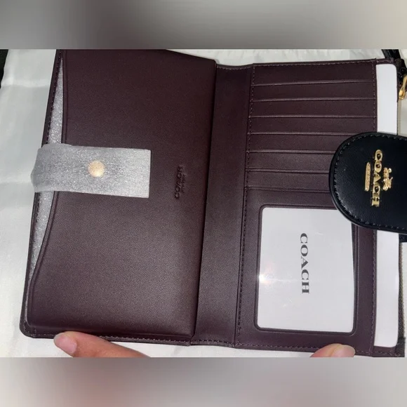 NWT Coach Phone Wallet In Signature Canvas Walnut - Picture 6 of 8